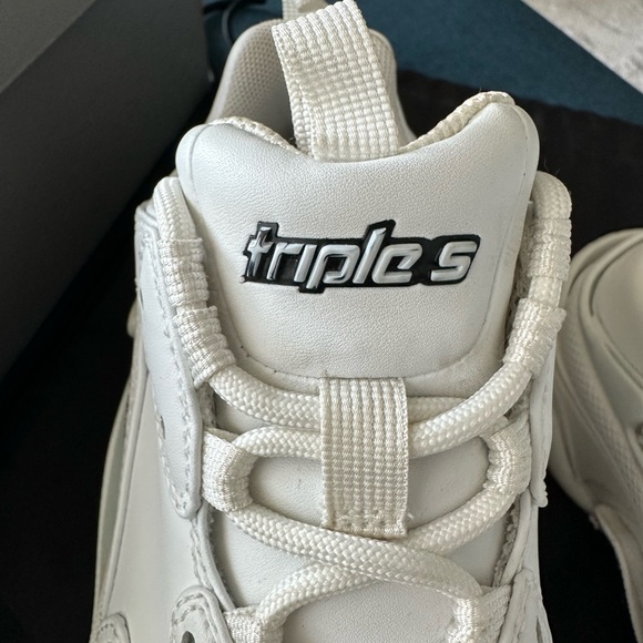 Balenciaga Triple S - Picture 9 of 12